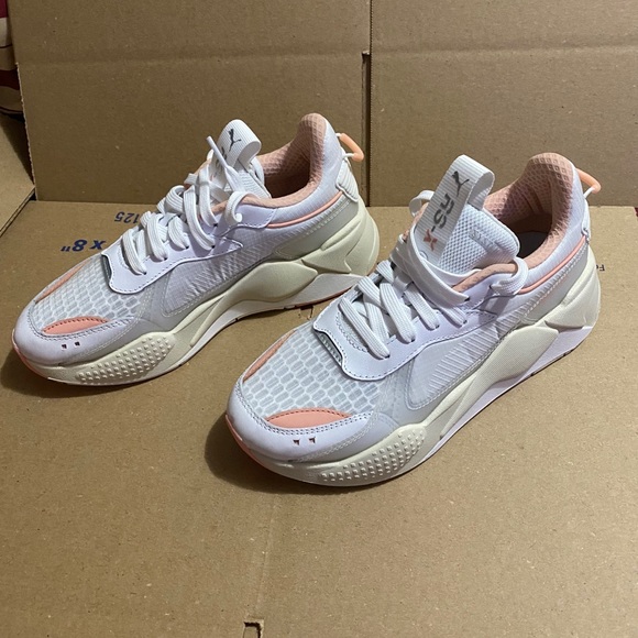 Size 7.5 women’s puma RS-X - Picture 2 of 3